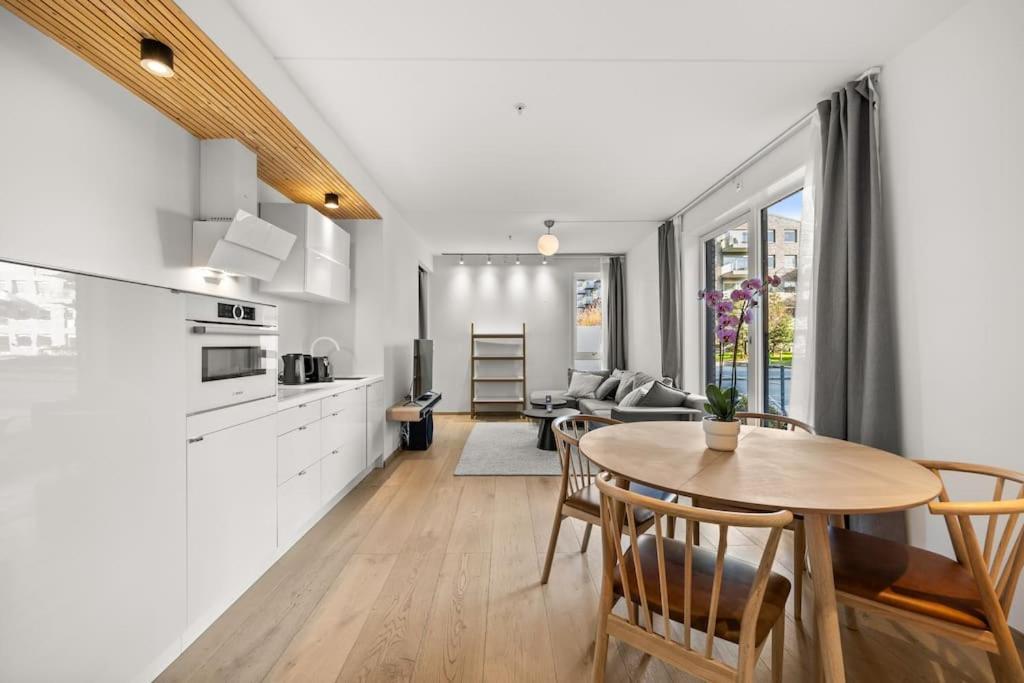Luxury 2-Bedroom Apartment With Seaview In Oslo City Center Екстер'єр фото